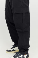 Fabian ist 1,86 und trägt Größe M