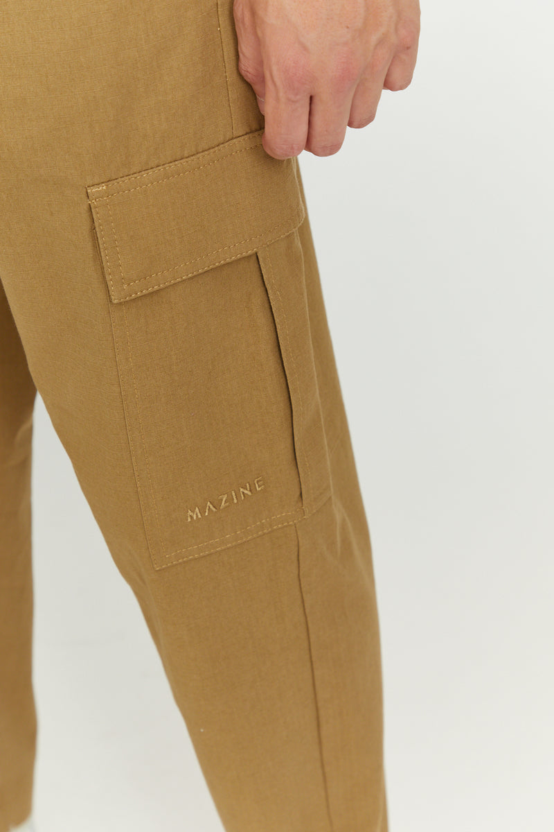 Tian ist 1,86 und trägt Größe M