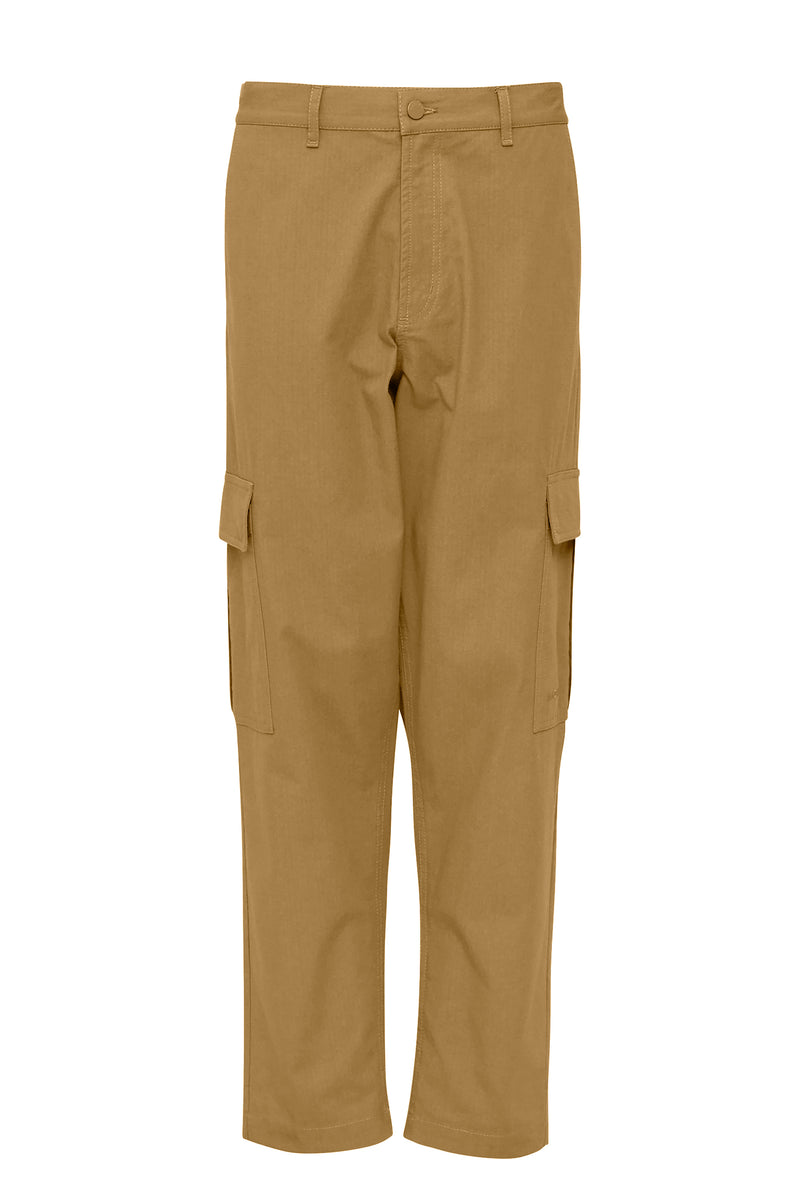 Tian ist 1,86 und trägt Größe M