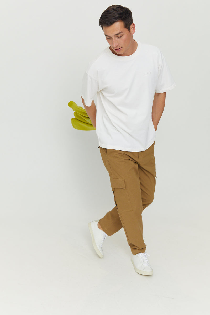 Tian ist 1,86 und trägt Größe M