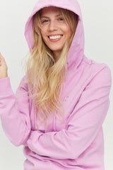 Ina ist 1,75 und trägt Größe S