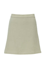 Nika ist 1,79 und trägt die Größe S