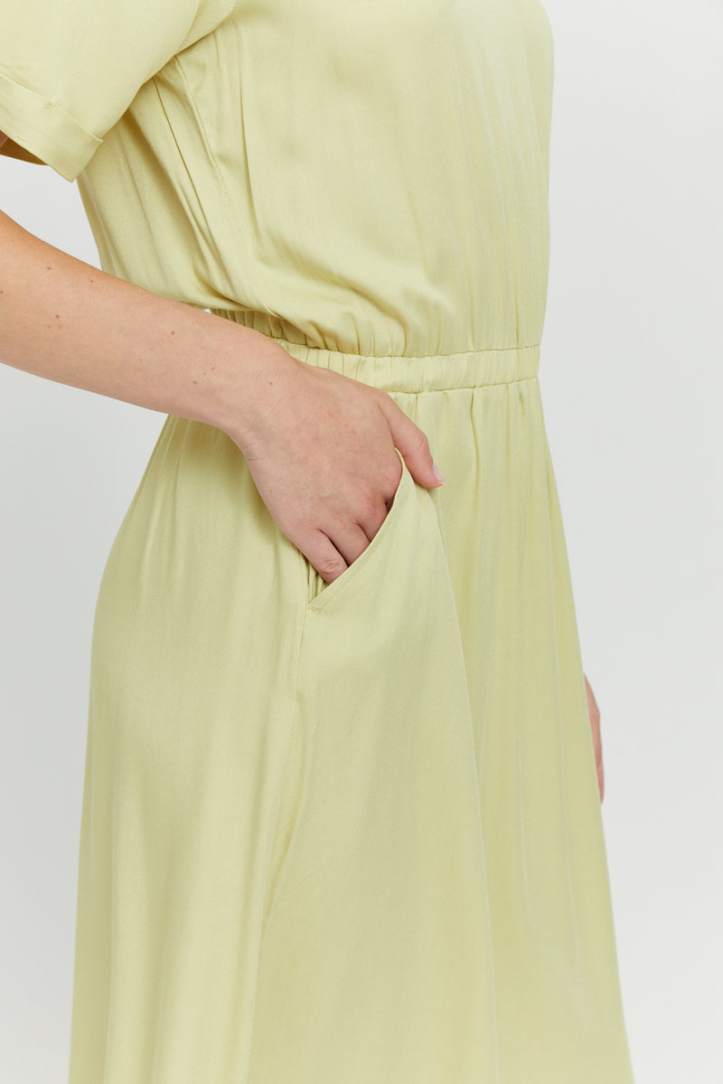 Violina ist 1,75 und trägt Größe S