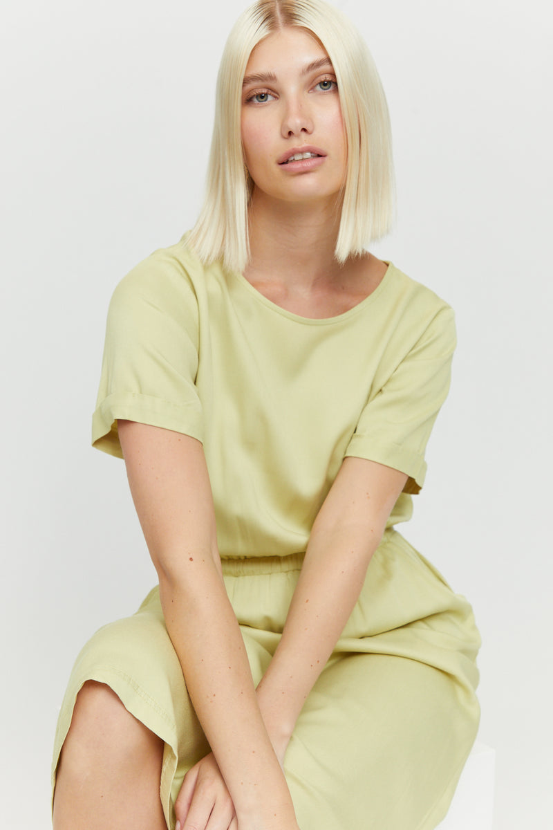 Violina ist 1,75 und trägt Größe S