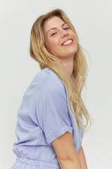 Ina ist 1,75 und trägt Größe S