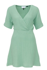 Ina ist 1,75 und trägt Größe S