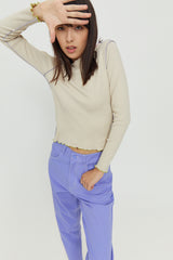 Nika ist 1,79 und trägt die Größe S