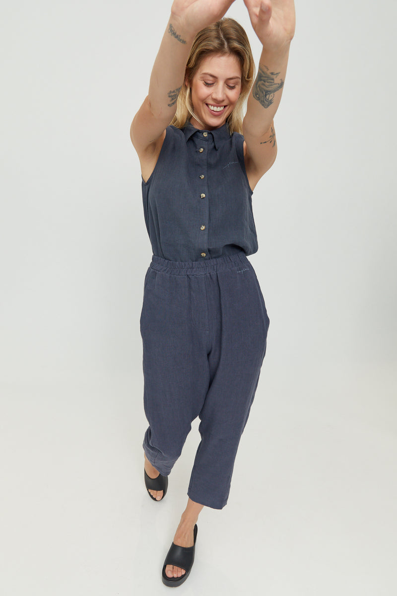 Ina ist 1,75 und trägt Größe S