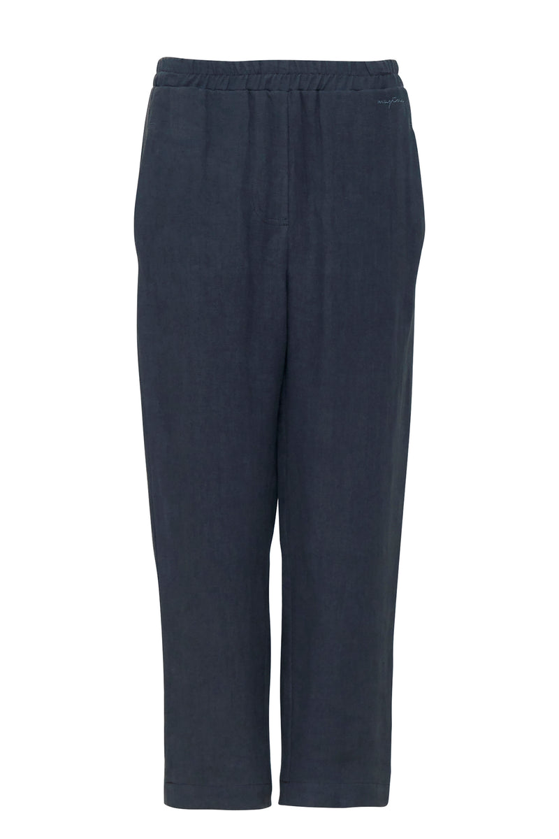 Ina ist 1,75 und trägt Größe S