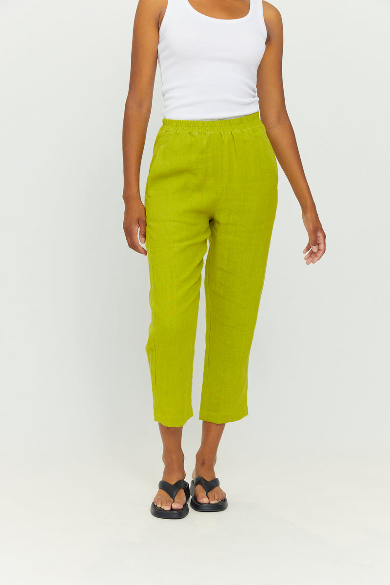 Anthea ist 1,79 und trägt die Größe S