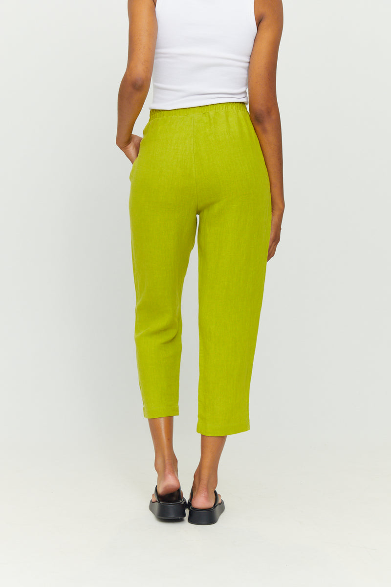 Anthea ist 1,79 und trägt die Größe S