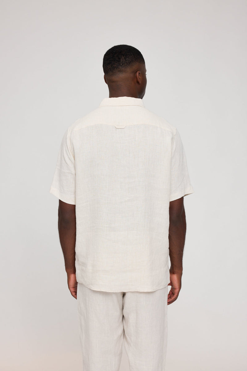 Terence ist 1,90 und trägt Größe L