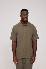 Terence ist 1,90 und trägt Größe L