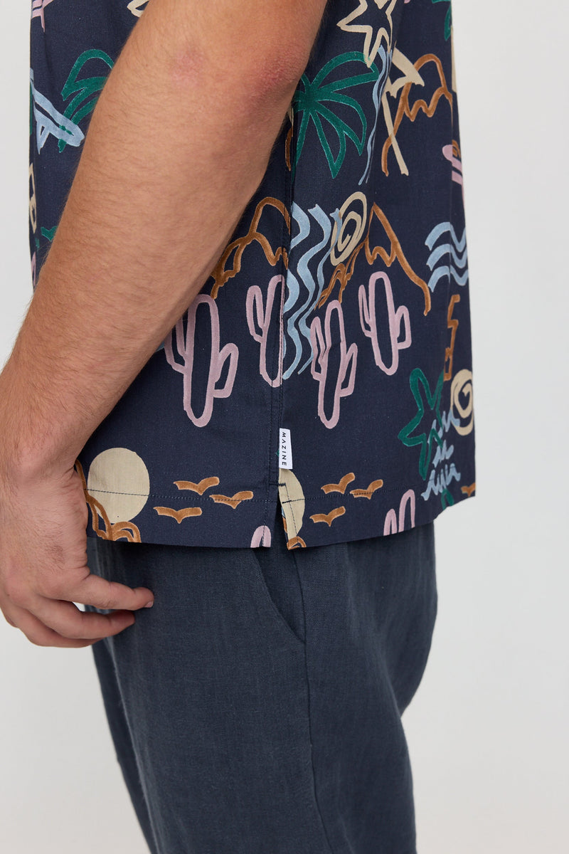 Lennox ist 1,90 und trägt Größe L