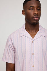 Terence ist 1,90 und trägt Größe L