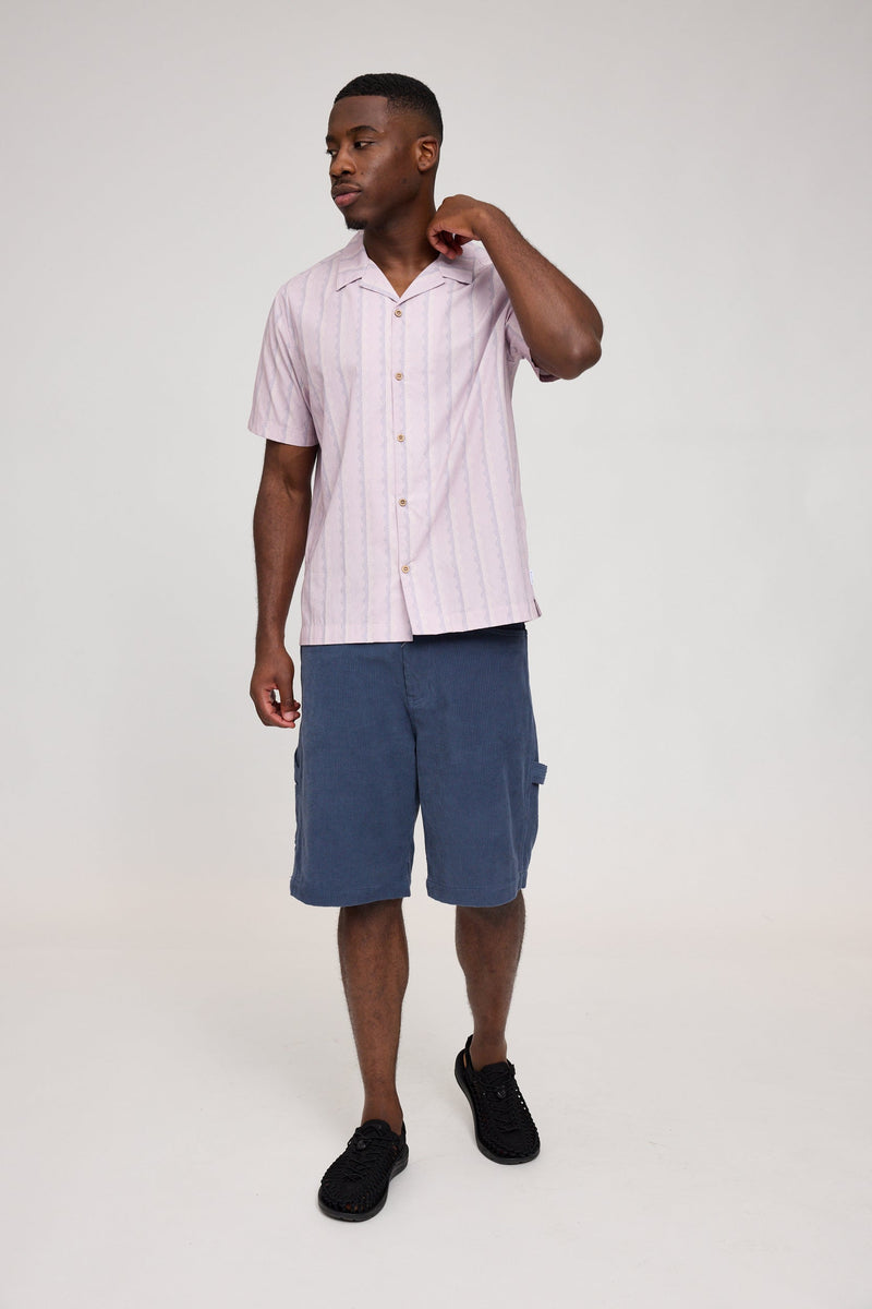 Terence ist 1,90 und trägt Größe L