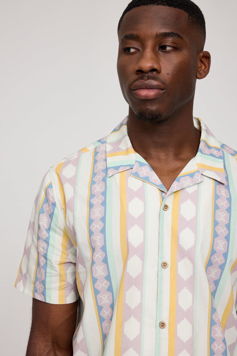 Terence ist 1,90 und trägt Größe L