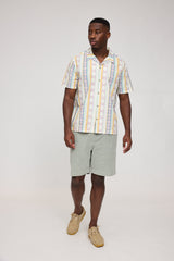 Terence ist 1,90 und trägt Größe L