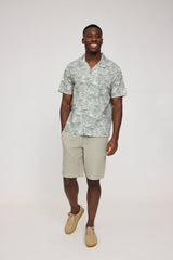 Terence ist 1,90 und trägt Größe L