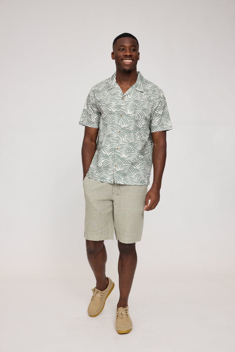 Terence ist 1,90 und trägt Größe L