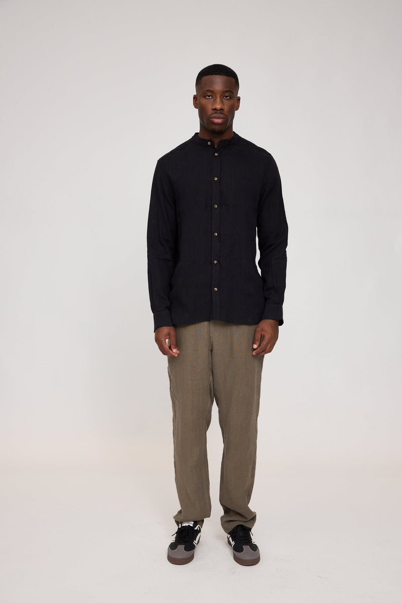 Terence ist 1,90 und trägt Größe L