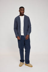 Terence ist 1,90 und trägt Größe L