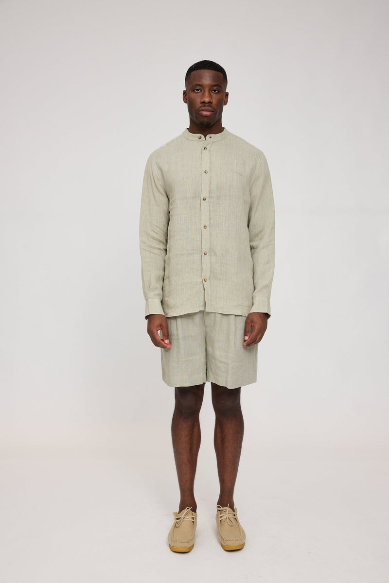 Terence ist 1,90 und trägt Größe L