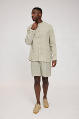 Terence ist 1,90 und trägt Größe L