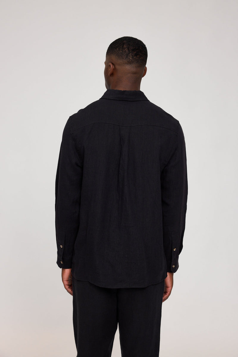 Terence ist 1,90 und trägt Größe L