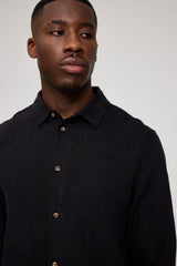 Terence ist 1,90 und trägt Größe L