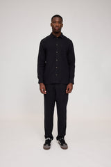 Terence ist 1,90 und trägt Größe L