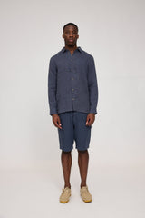 Terence ist 1,90 und trägt Größe L