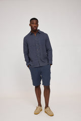 Terence ist 1,90 und trägt Größe L