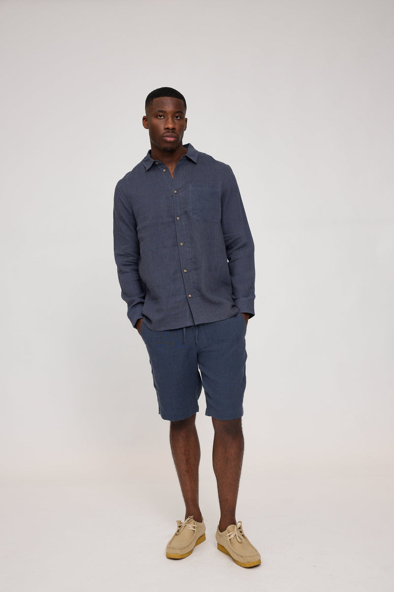 Terence ist 1,90 und trägt Größe L