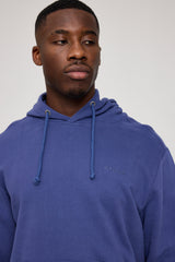 Terence ist 1,90 und trägt Größe L