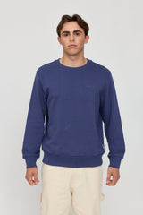 Lennox ist 1,90 und trägt Größe L