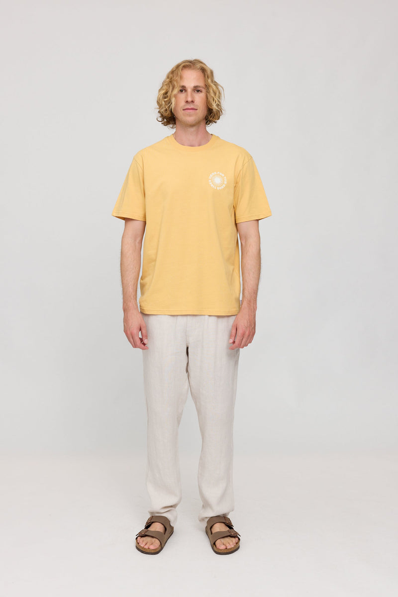 Nick ist 1,88 und trägt Größe L