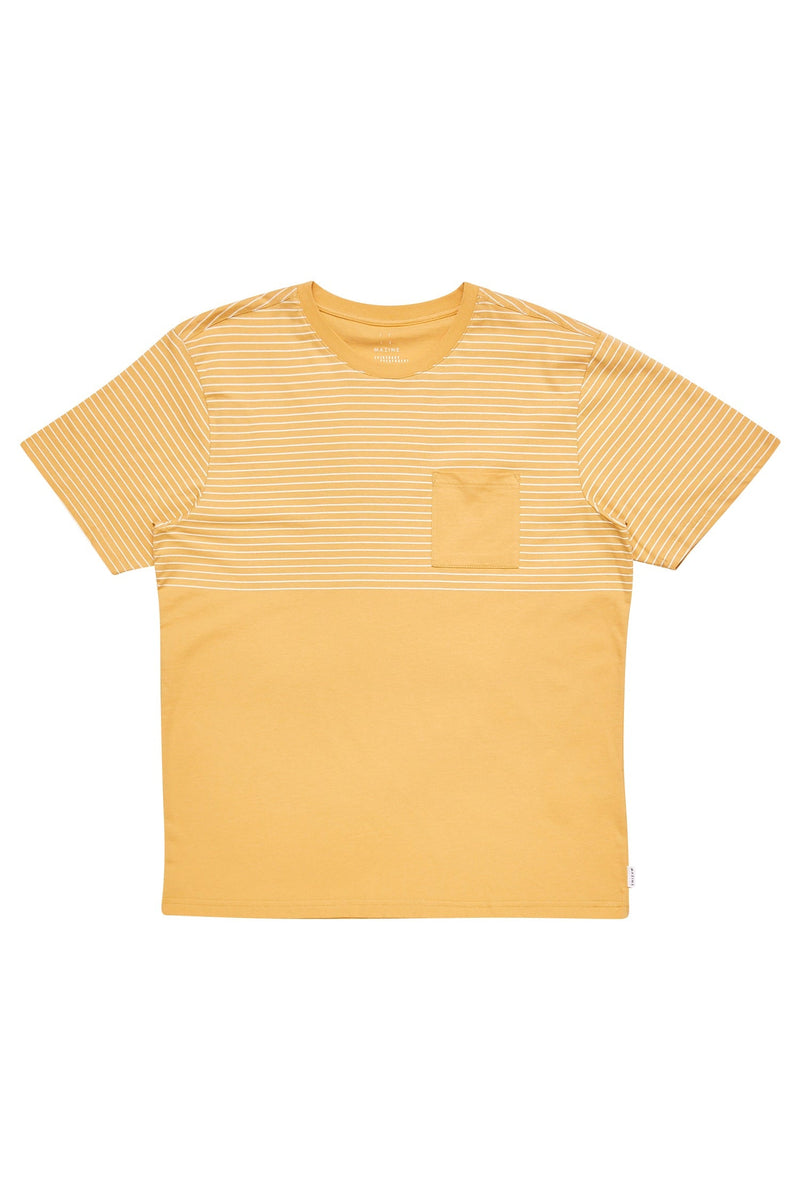 Lennox ist 1,90 und trägt Größe L