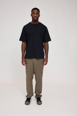 Terence ist 1,90 und trägt Größe L