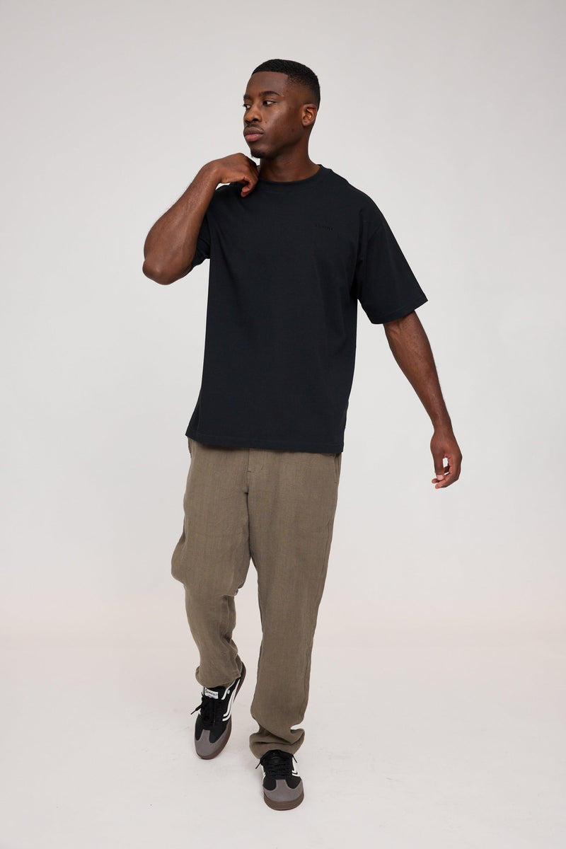 Terence ist 1,90 und trägt Größe L