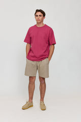 Lennox ist 1,90 und trägt Größe L