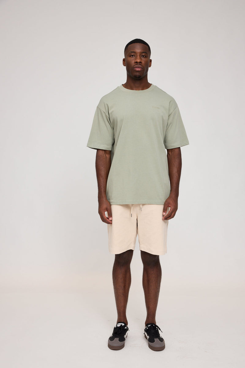 Terence ist 1,90 und trägt Größe L