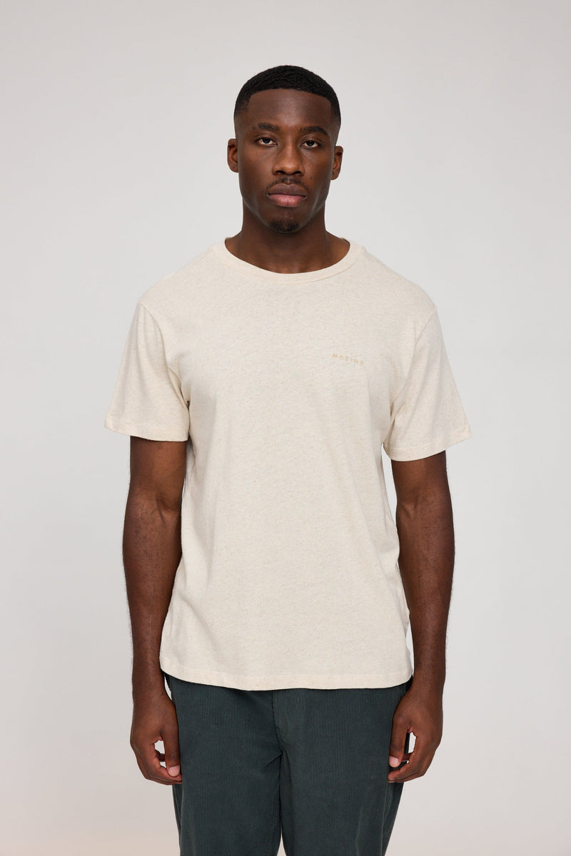 Terence ist 1,90 und trägt Größe L