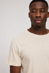 Terence ist 1,90 und trägt Größe L