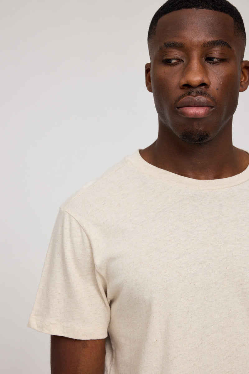 Terence ist 1,90 und trägt Größe L