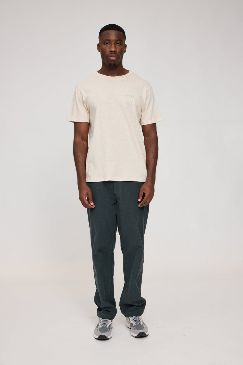 Terence ist 1,90 und trägt Größe L