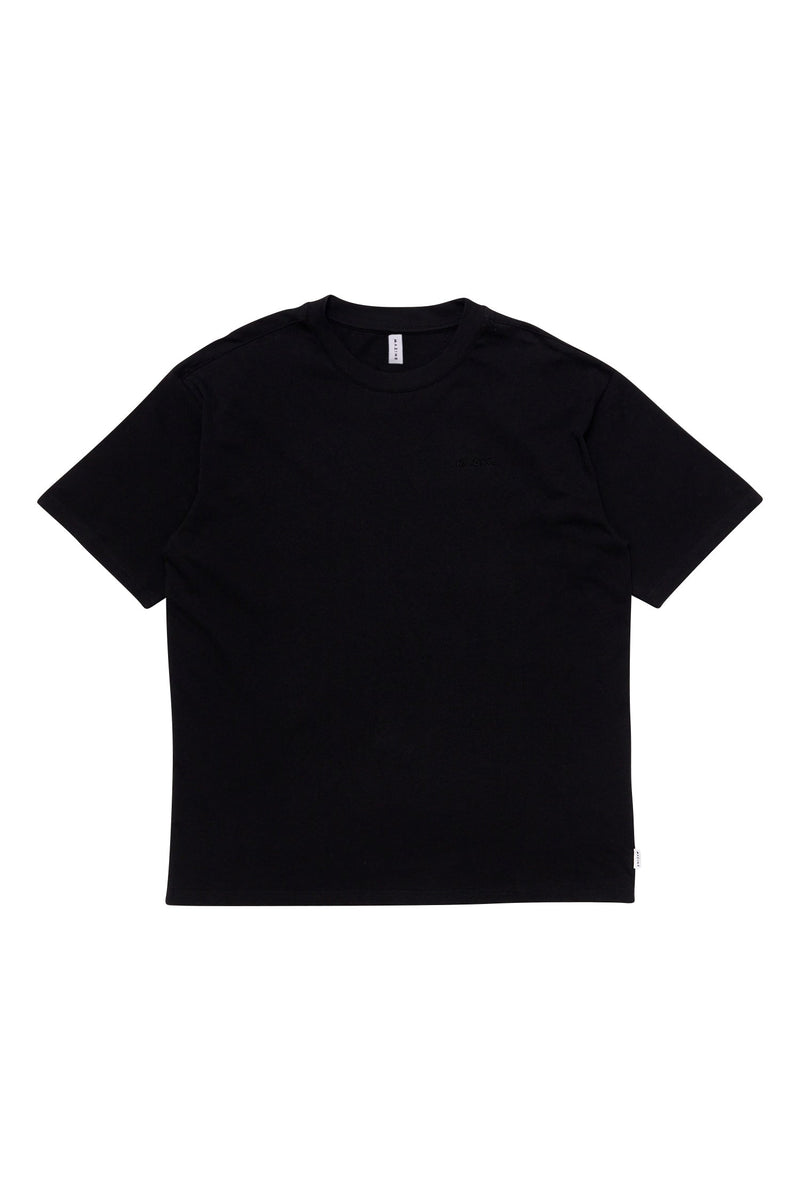 Nick ist 1,88 und trägt Größe L