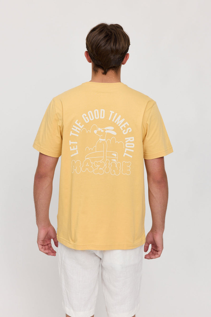 Lennox ist 1,90 und trägt Größe L