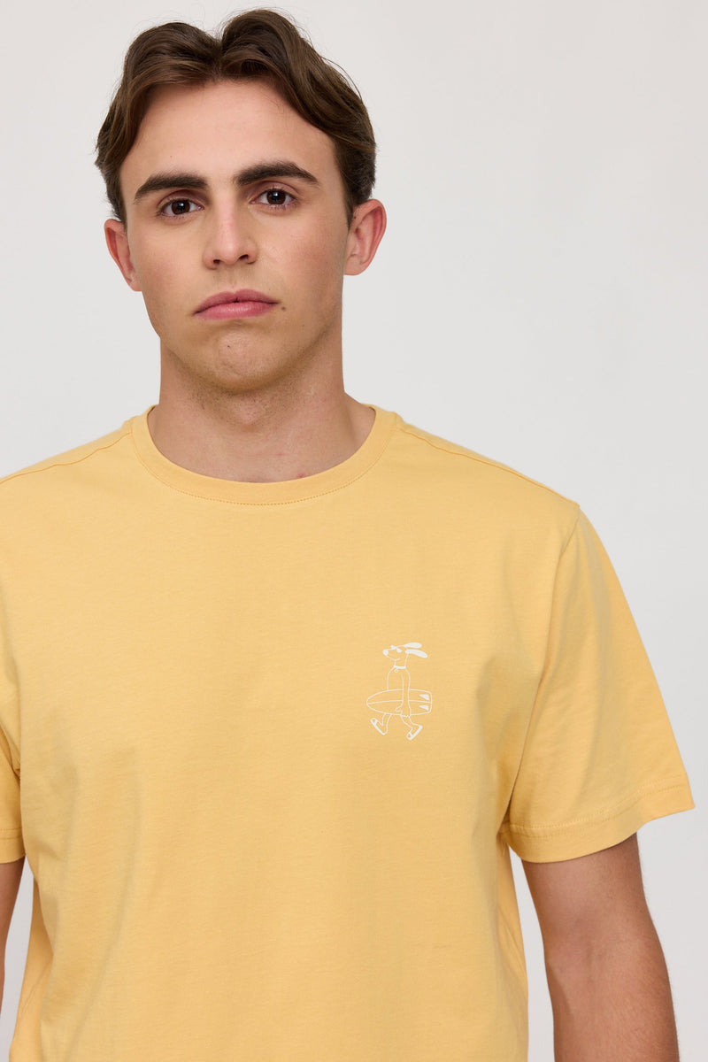 Lennox ist 1,90 und trägt Größe L