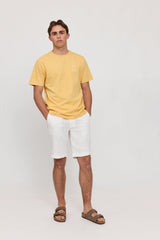 Lennox ist 1,90 und trägt Größe L